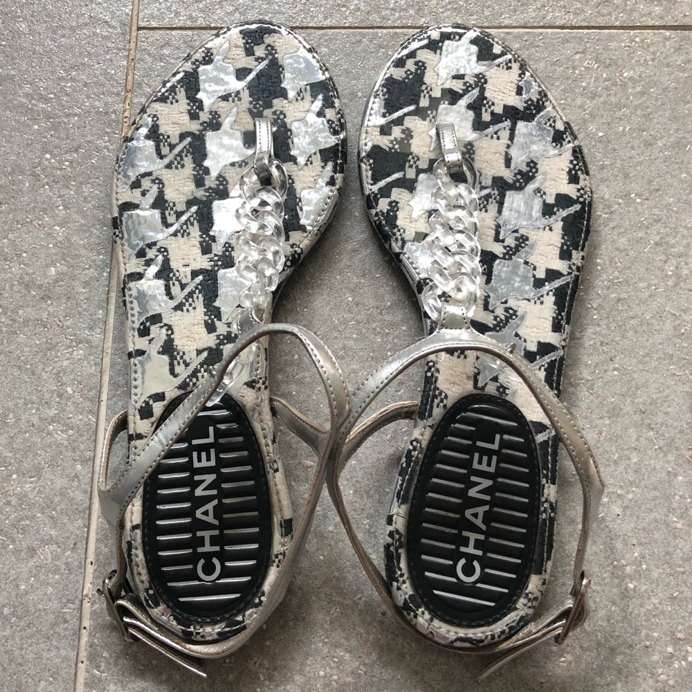 SOLD CHANEL Entre Doigts Metallic Chain Sandals - Picture 1 of 5
